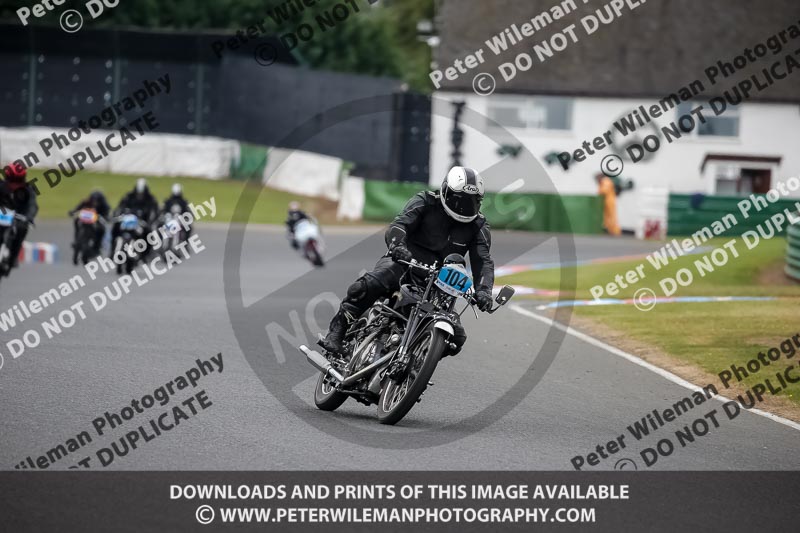 Vintage motorcycle club;eventdigitalimages;mallory park;mallory park trackday photographs;no limits trackdays;peter wileman photography;trackday digital images;trackday photos;vmcc festival 1000 bikes photographs